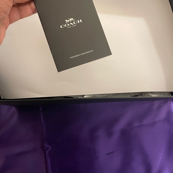 Iris Leather Bootie - Picture 6 of 11